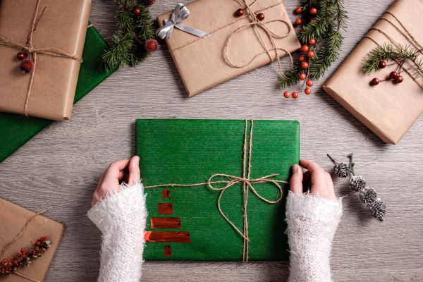 6 Holiday Tips for New Philanthropists